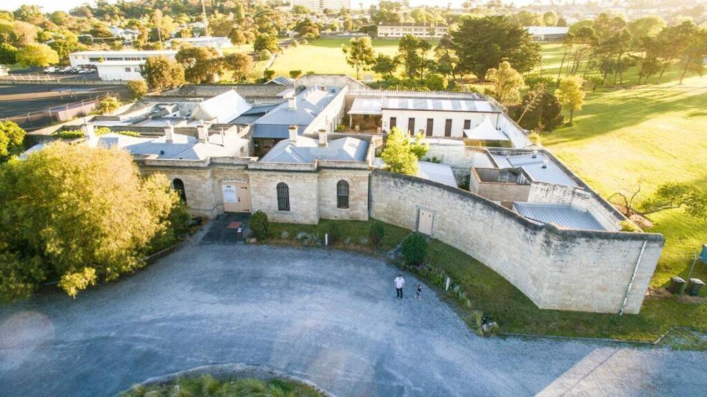 The Old Mount Gambier Gaol Hotel Exterior photo